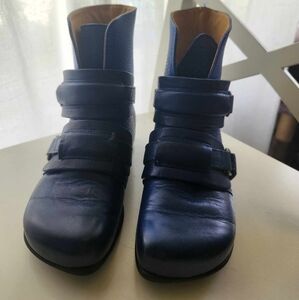 John Fluevog Peacemaker Ethel Strapped Ankle Boot Size 5